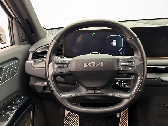 Kia EV9 17 of 30