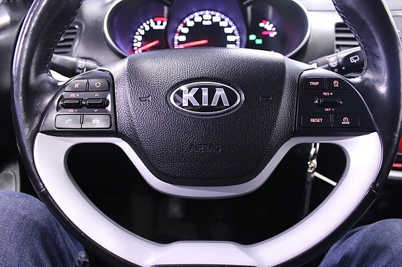 Kia Picanto 24 of 27