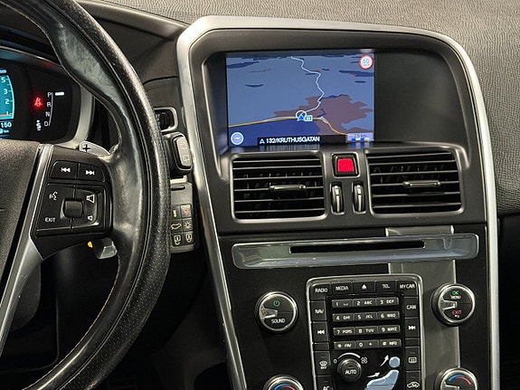 Volvo XC60 14 of 27