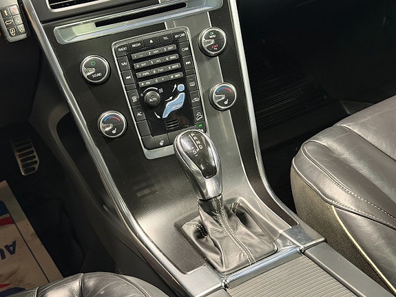 Volvo XC60 18 of 27