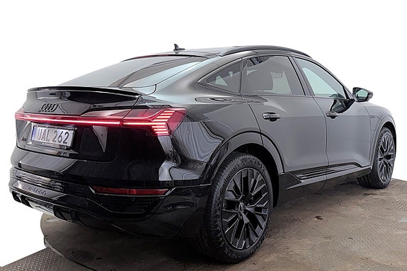 Audi Q8 6 of 30