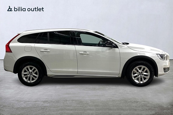 Volvo V60 Cross Country 5 of 5