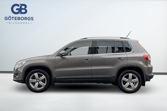 Volkswagen Tiguan 3 of 5