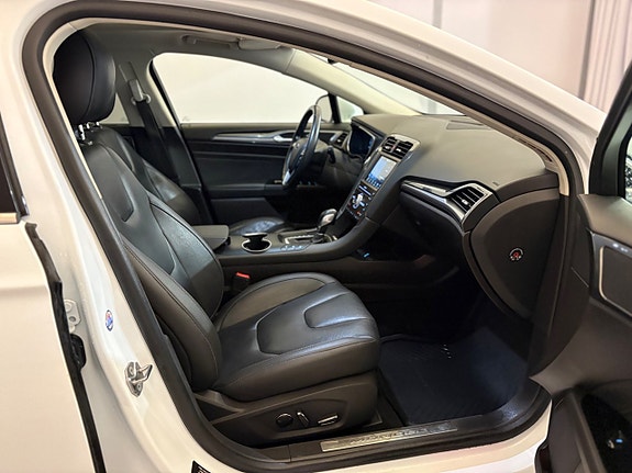 Ford Mondeo 9 of 22