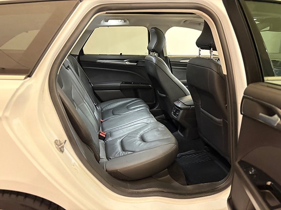 Ford Mondeo 10 of 22