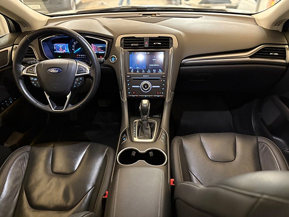 Ford Mondeo 7 of 22