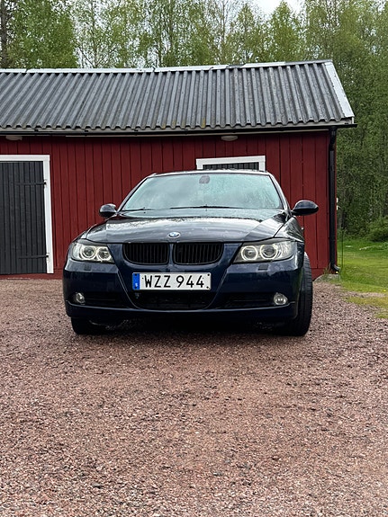 BMW 320i 7 of 10