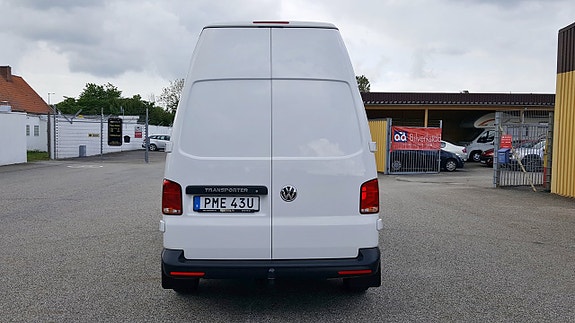 Volkswagen Transporter 12 of 24