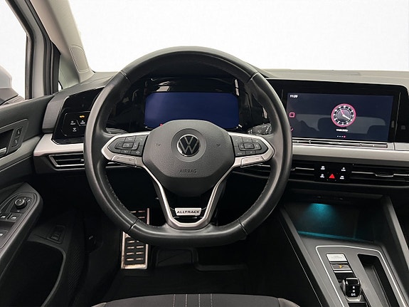 Volkswagen Golf Alltrack 12 of 30