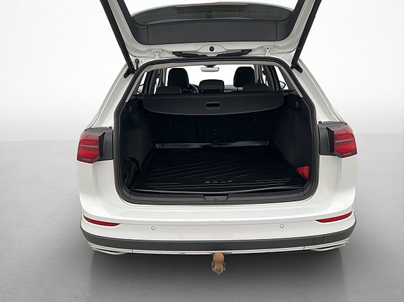 Volkswagen Golf Alltrack 27 of 30