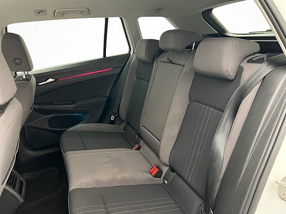 Volkswagen Golf Alltrack 26 of 30