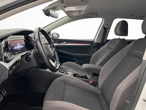 Volkswagen Golf Alltrack 11 of 30