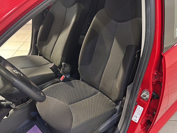 Toyota Aygo 11 of 15