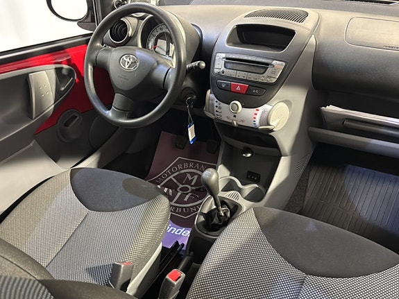 Toyota Aygo 8 of 15