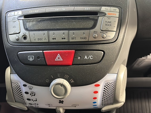 Toyota Aygo 10 of 15