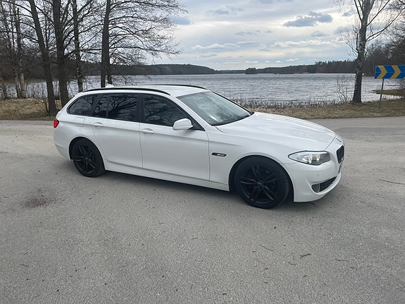 BMW 520d 2 of 5