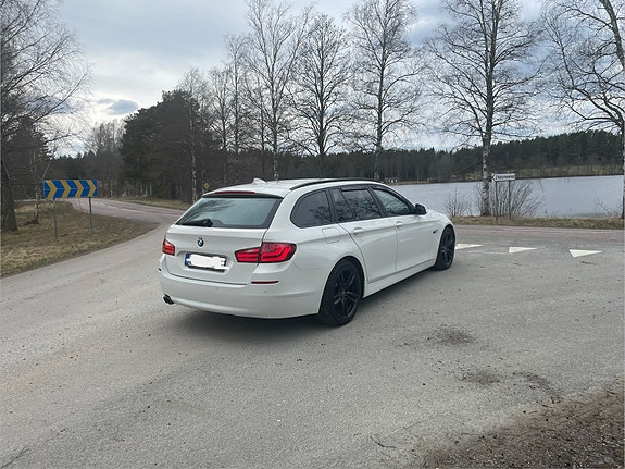 BMW 520d 4 of 5