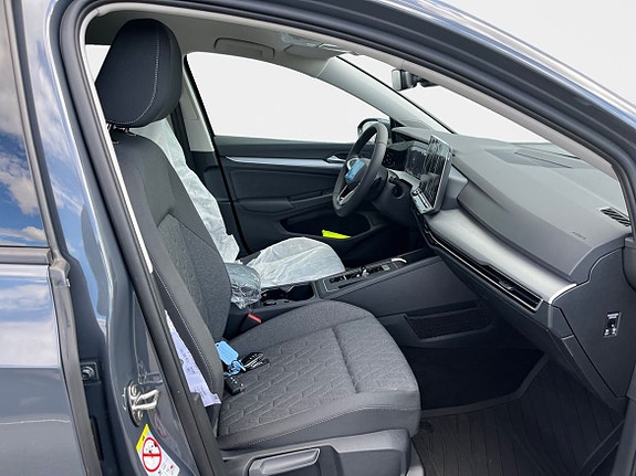 Volkswagen Golf VIII 15 of 15