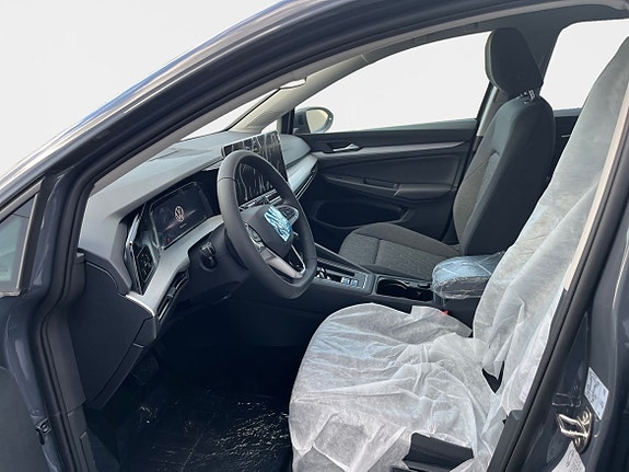 Volkswagen Golf VIII 9 of 15