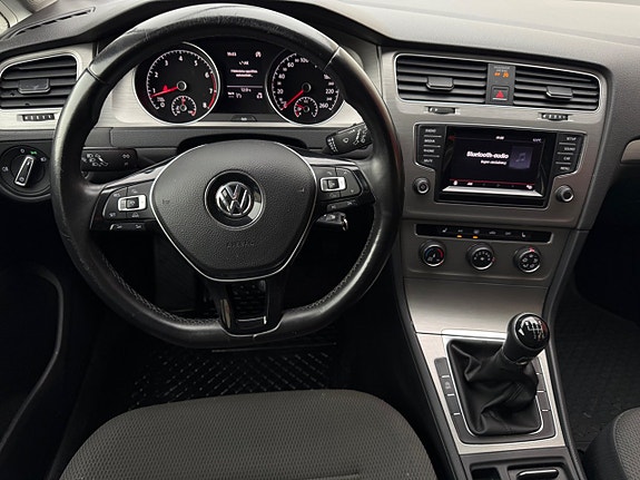 Volkswagen Golf VII 10 of 17