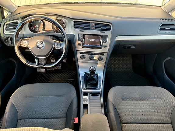 Volkswagen Golf VII 9 of 17