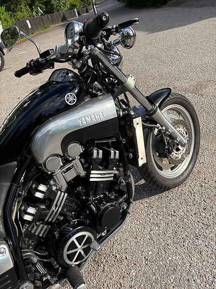 Yamaha V Max 1200 2 of 4