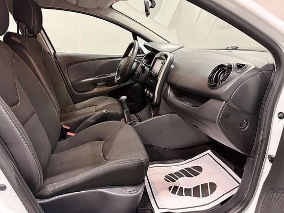 Renault Clio 13 of 18