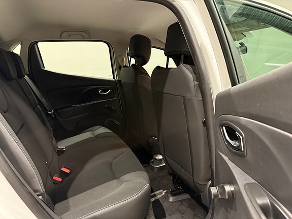 Renault Clio 14 of 18