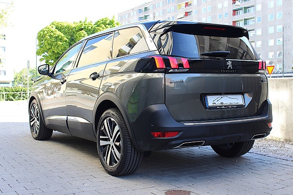Peugeot 5008 3 of 5