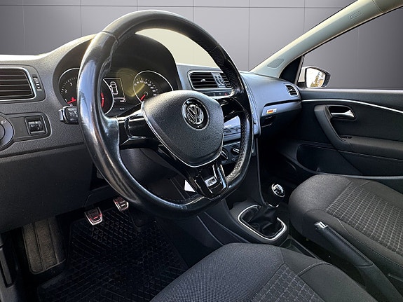 Volkswagen Polo 12 of 18