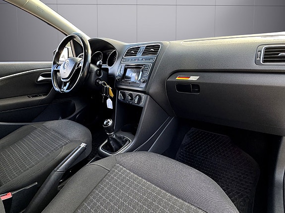 Volkswagen Polo 14 of 18