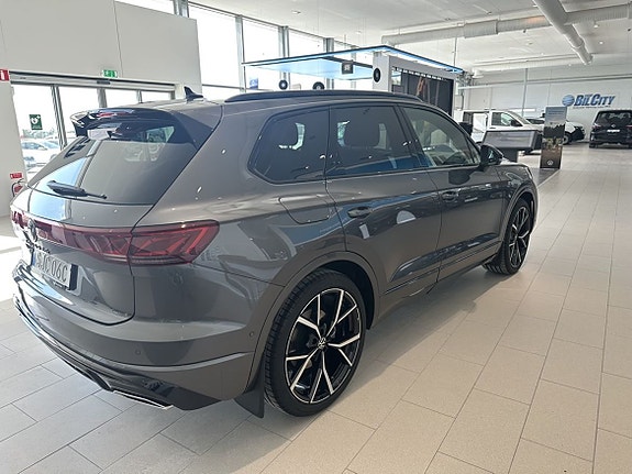 Volkswagen Touareg 4 of 15