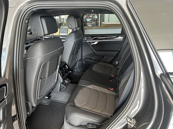 Volkswagen Touareg 7 of 15