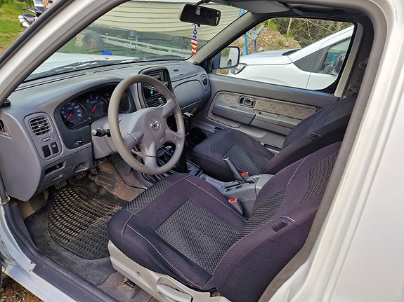 Nissan King Cab 13 of 13