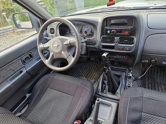 Nissan King Cab 9 of 13