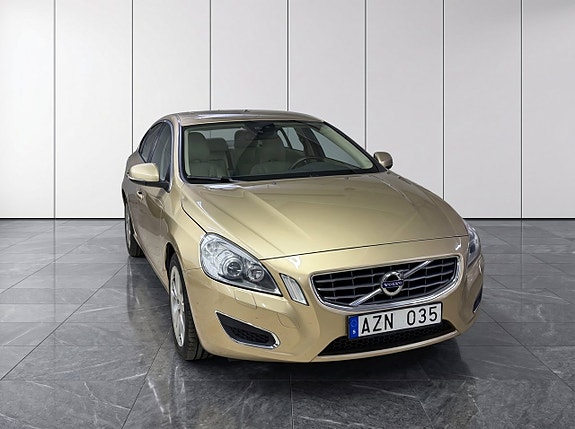 Volvo S60 3 of 5