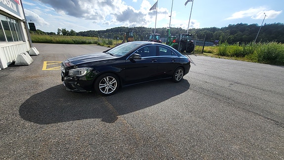 Mercedes-Benz CLA180 8 of 20