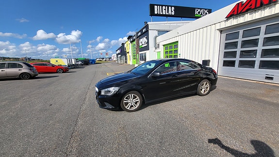 Mercedes-Benz CLA180 4 of 20