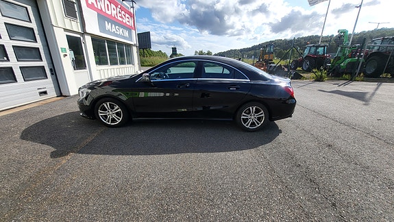 Mercedes-Benz CLA180 9 of 20