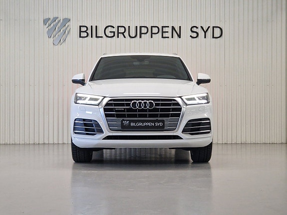 Audi Q5 2 of 5