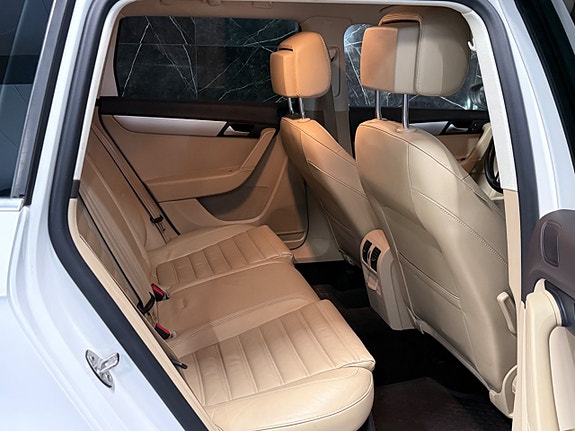 Volkswagen Passat Alltrack 15 of 21