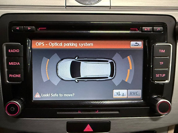 Volkswagen Passat Alltrack 19 of 21
