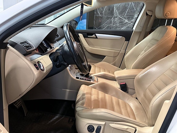 Volkswagen Passat Alltrack 12 of 21