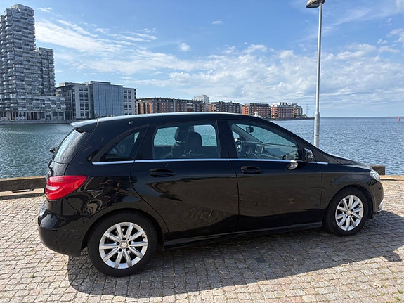 Mercedes-Benz B200 7 of 12
