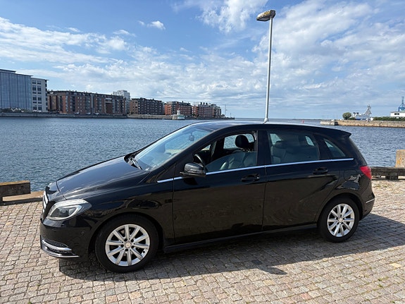 Mercedes-Benz B200 9 of 12