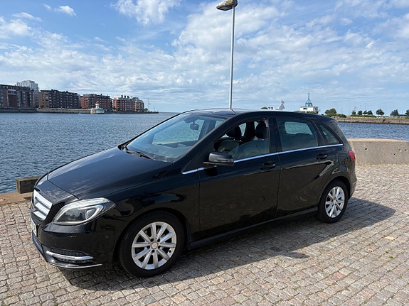 Mercedes-Benz B200 10 of 12