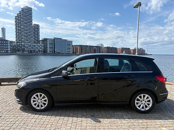 Mercedes-Benz B200 5 of 5