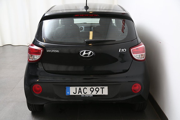 Hyundai i10 7 of 22