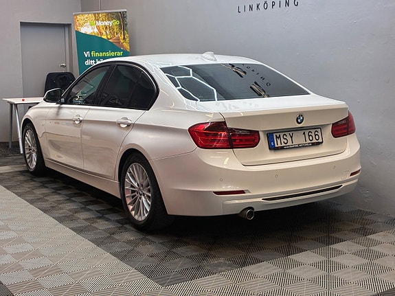 BMW 320d 8 of 18