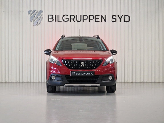 Peugeot 2008 2 of 5